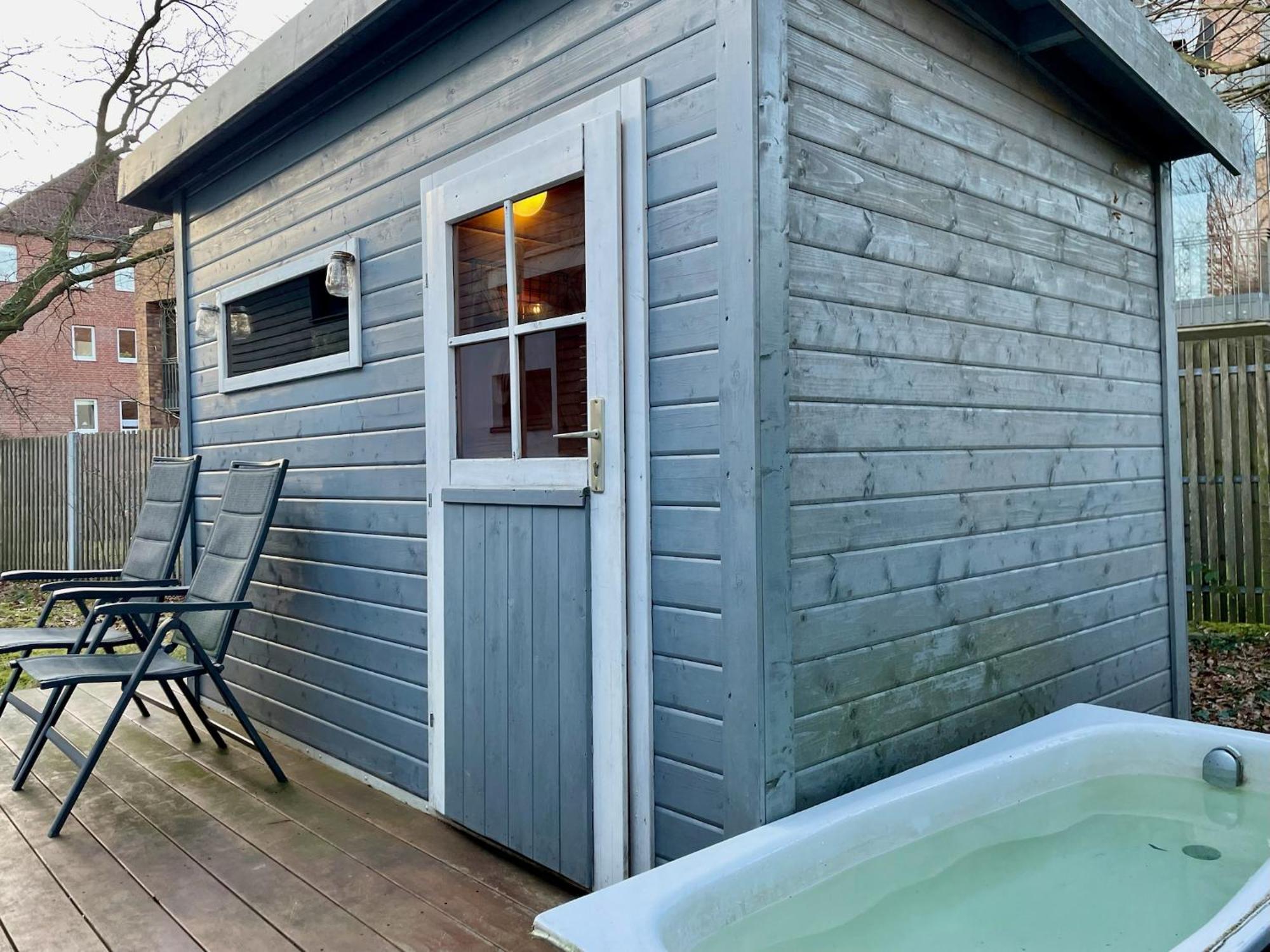 Modernes Holzhaus Im Skandinavischen Stil Mit Sauna, Garten Und 2 Katzen Norderstedt Luaran gambar